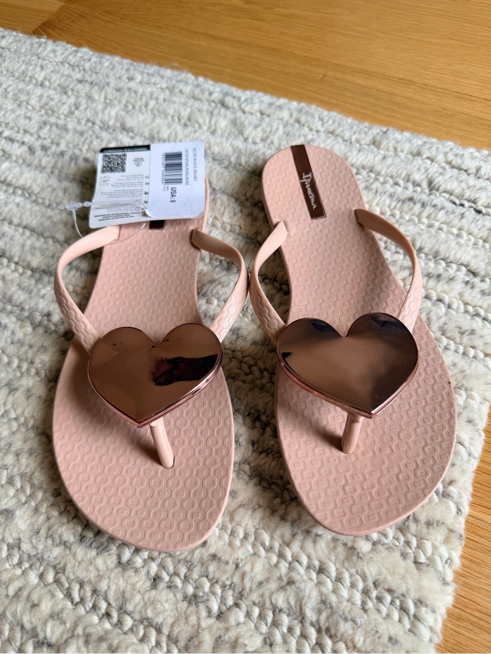 NWT Ipanema Pink Heart Metallic Sandal Flip Flops